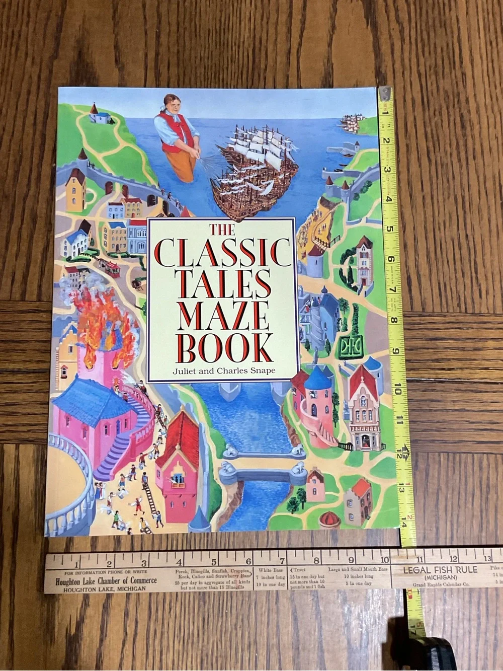 The Classic Tales Maze Book - Colorful Illustrated Paperback